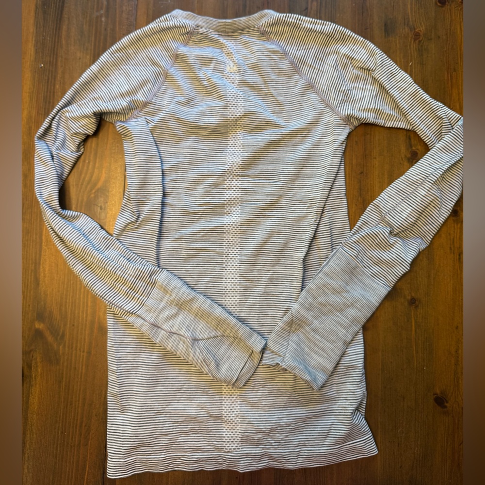 Lululemon Swiftly Tech Long-sleeve size 4